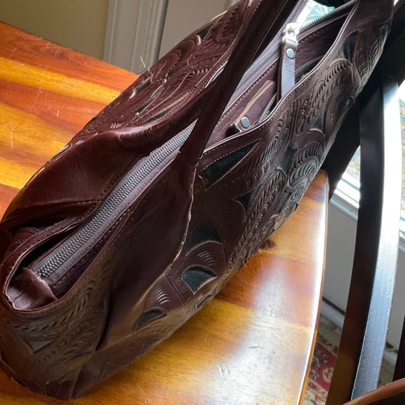 Cool looking Gabriels tote size bag - Picture 2 of 12